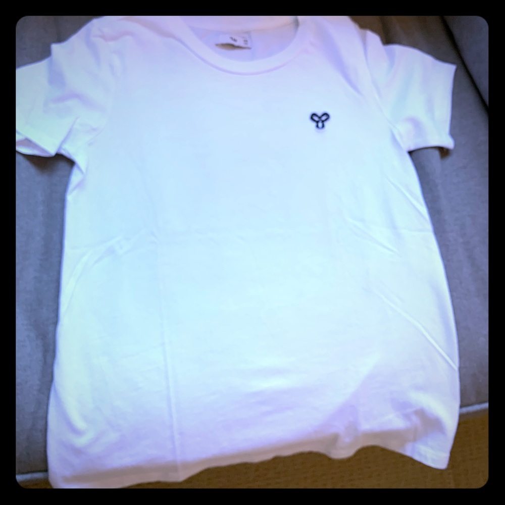 Aritzia TNA T-shirt